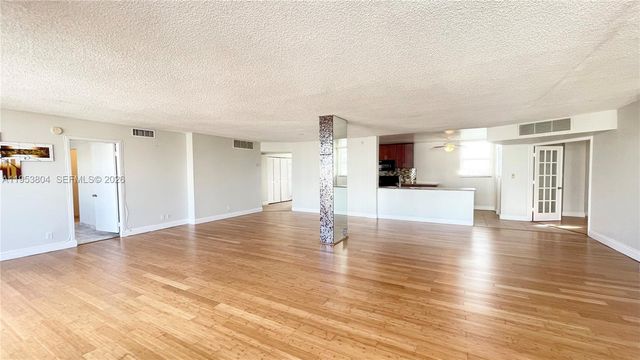 3703 NE 166th St 602, North Miami Beach, FL 33160