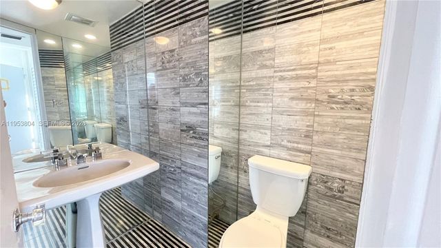 3703 NE 166th St 602, North Miami Beach, FL 33160