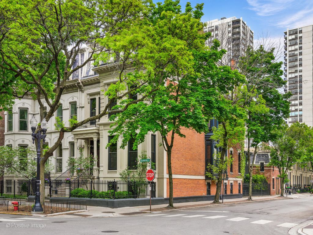 1454 N Dearborn Street, Chicago, IL 60610 — photo 2