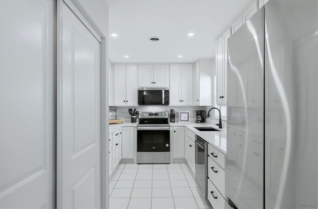 1230 56TH STREET W, Bradenton, FL 34209