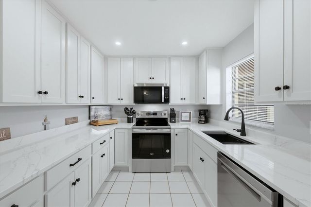 1230 56TH STREET W, Bradenton, FL 34209