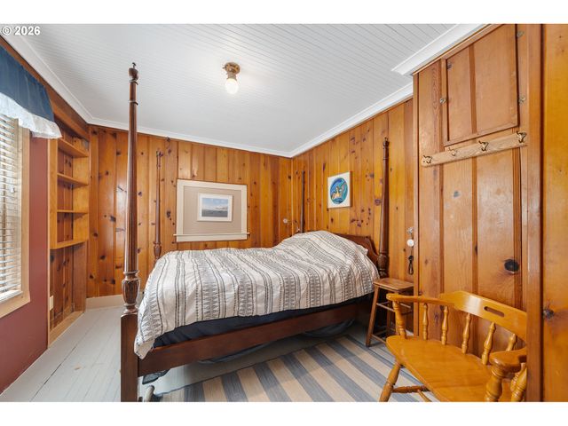 552 HIGHWAY 101, Rockaway Beach, OR 97136