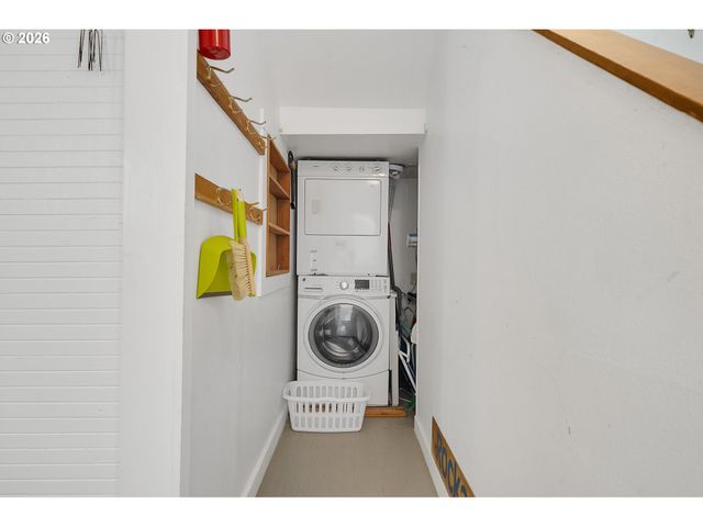 552 HIGHWAY 101, Rockaway Beach, OR 97136