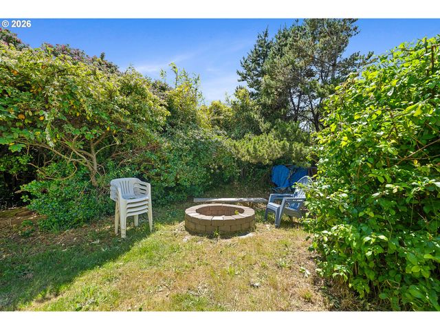 552 HIGHWAY 101, Rockaway Beach, OR 97136