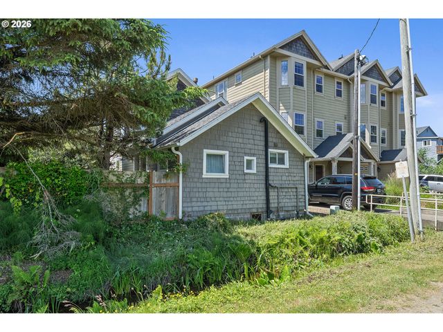 552 HIGHWAY 101, Rockaway Beach, OR 97136