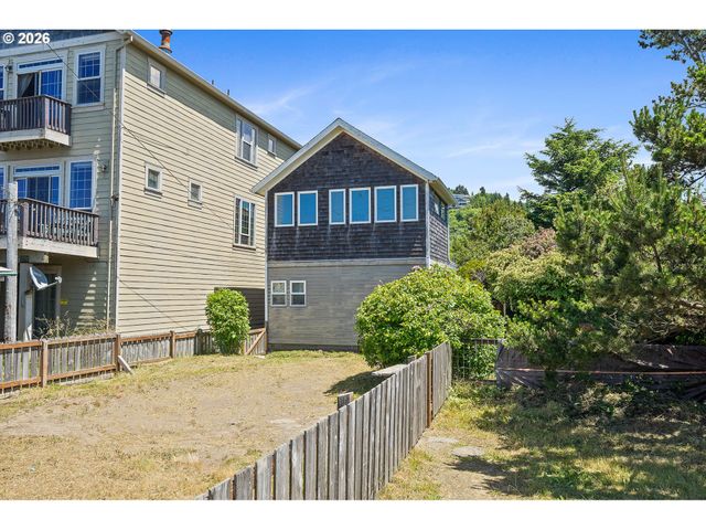 552 HIGHWAY 101, Rockaway Beach, OR 97136