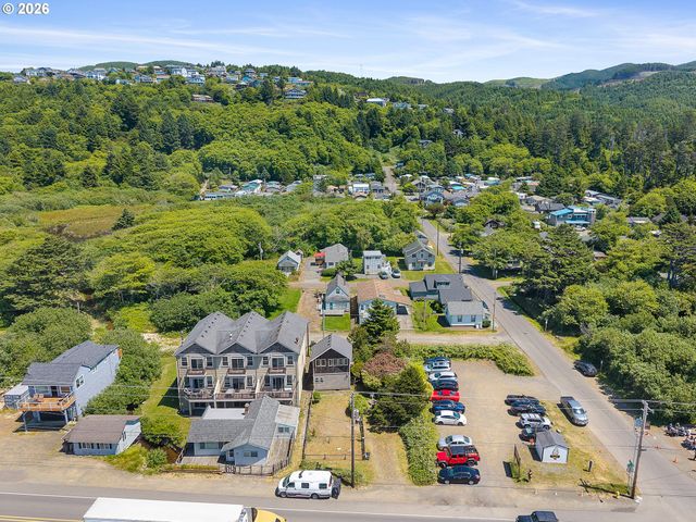 552 HIGHWAY 101, Rockaway Beach, OR 97136
