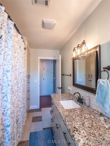 1706 S 5th Street, Mcalester, OK 74501