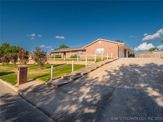 1706 S 5th Street, Mcalester, OK 74501