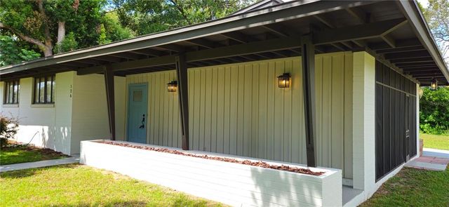 126 E CYPRESS AVENUE, Howey In The Hills, FL 34737