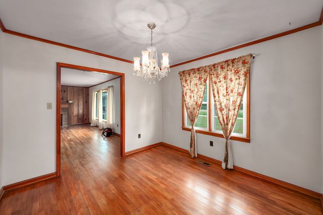 649 Natchez Trace Dr, Lexington, TN 38351