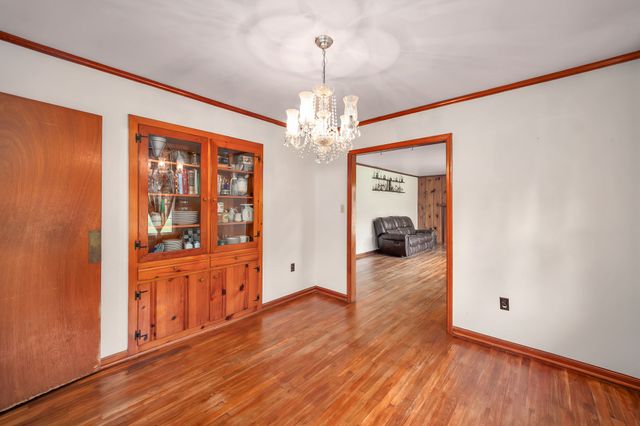 649 Natchez Trace Dr, Lexington, TN 38351