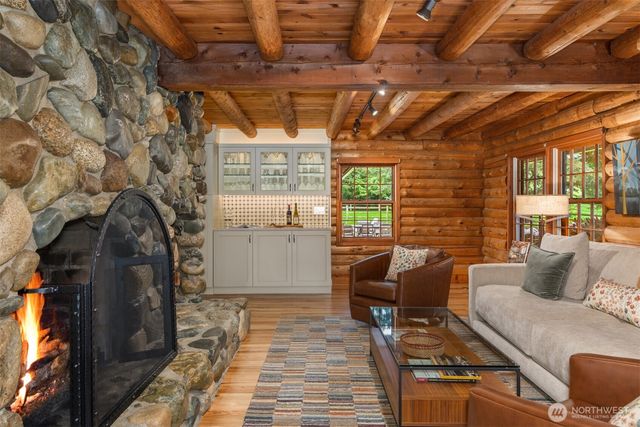 1916 Sawdust Hill Road NE, Poulsbo, WA 98370