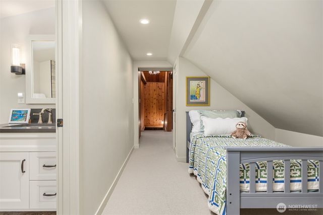 1916 Sawdust Hill Road NE, Poulsbo, WA 98370