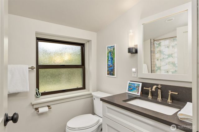 1916 Sawdust Hill Road NE, Poulsbo, WA 98370