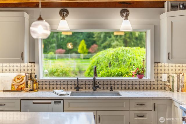 1916 Sawdust Hill Road NE, Poulsbo, WA 98370