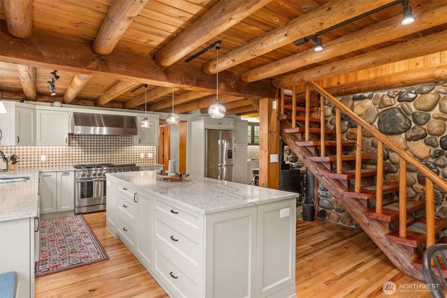 1916 Sawdust Hill Road NE, Poulsbo, WA 98370