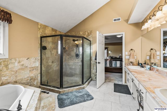 17494 Orchard Avenue, Omaha, NE 68135