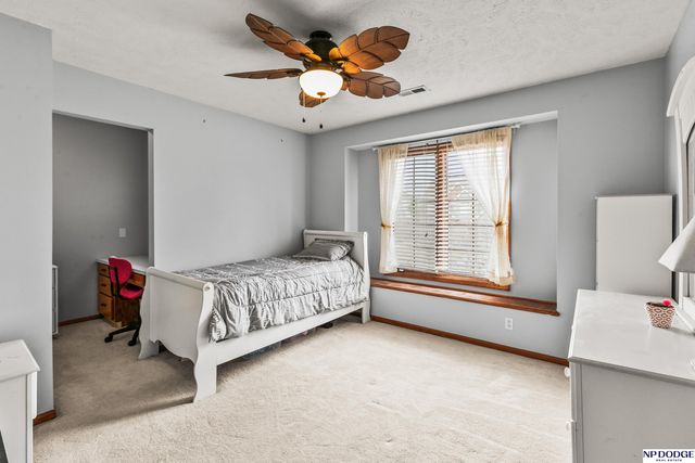 17494 Orchard Avenue, Omaha, NE 68135