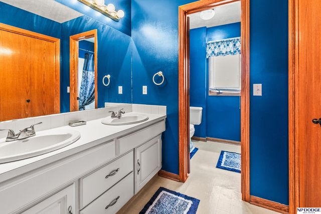 17494 Orchard Avenue, Omaha, NE 68135