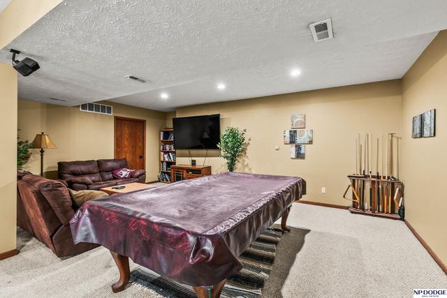 17494 Orchard Avenue, Omaha, NE 68135