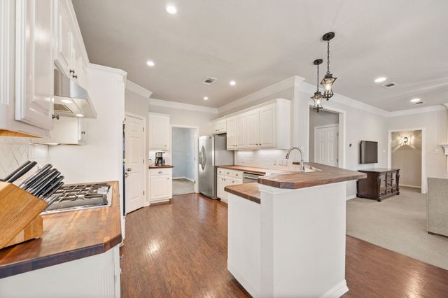 7720 Bridlewood Court, North Richland Hills, TX 76182