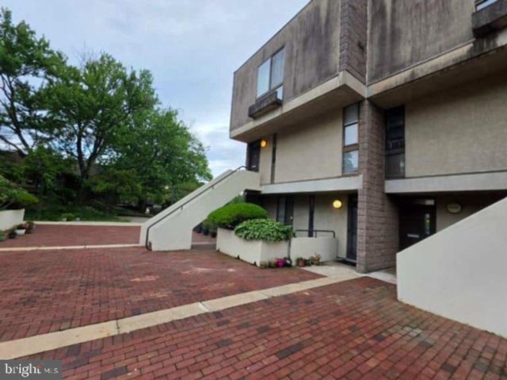 Image 2 of property listing at 2353 FLAX TER, Baltimore, MD 21209