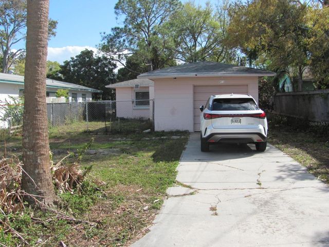 455 34TH AVENUE N, St Petersburg, FL 33704