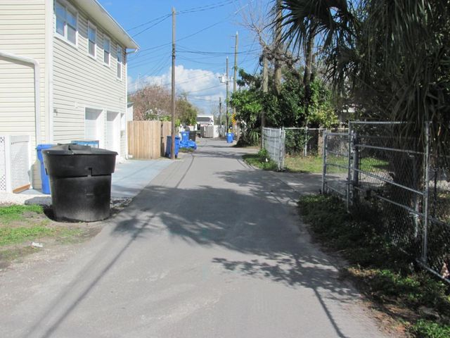 455 34TH AVENUE N, St Petersburg, FL 33704