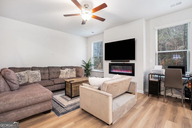 1205 Lakehaven Lane, Loganville, GA 30052