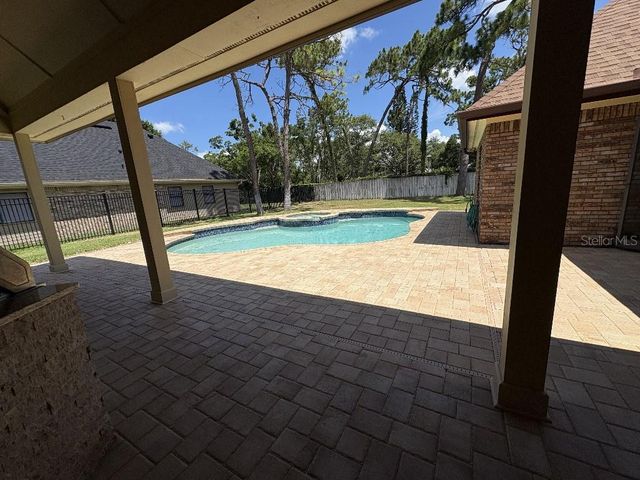 10484 LONGWOOD DRIVE, Seminole, FL 33777