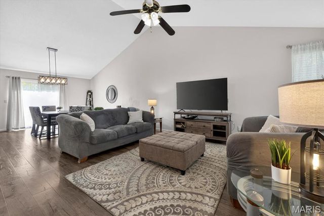 328 Bristol Place, O'fallon, MO 63366