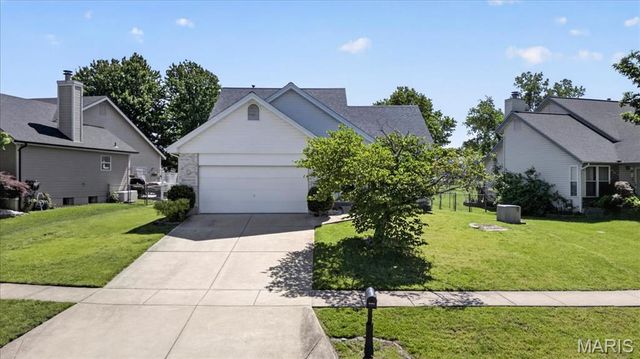 328 Bristol Place, O'fallon, MO 63366