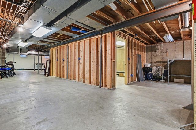 52876 Brookdale Drive, South Bend, IN 46637