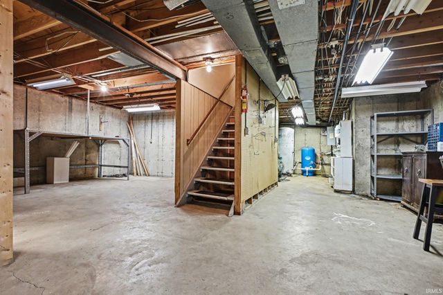52876 Brookdale Drive, South Bend, IN 46637