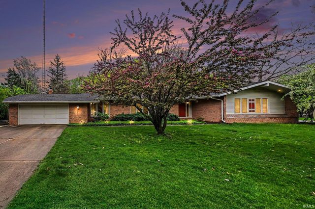 52876 Brookdale Drive, South Bend, IN 46637