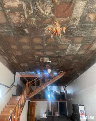 343 COURT Street, Pekin, IL 61554