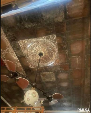 343 COURT Street, Pekin, IL 61554