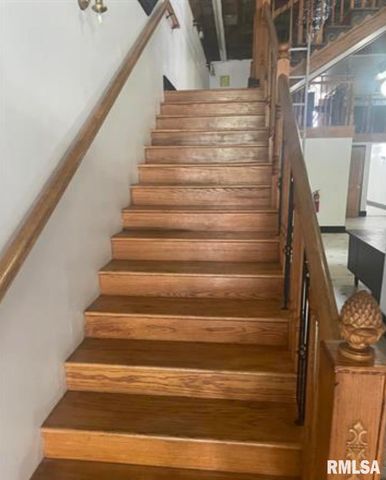 343 COURT Street, Pekin, IL 61554