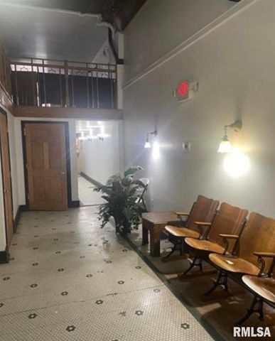 343 COURT Street, Pekin, IL 61554