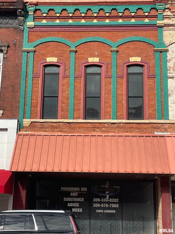 343 COURT Street, Pekin, IL 61554