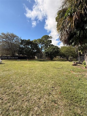 17520 NW 18th Ave, Miami Gardens, FL 33056