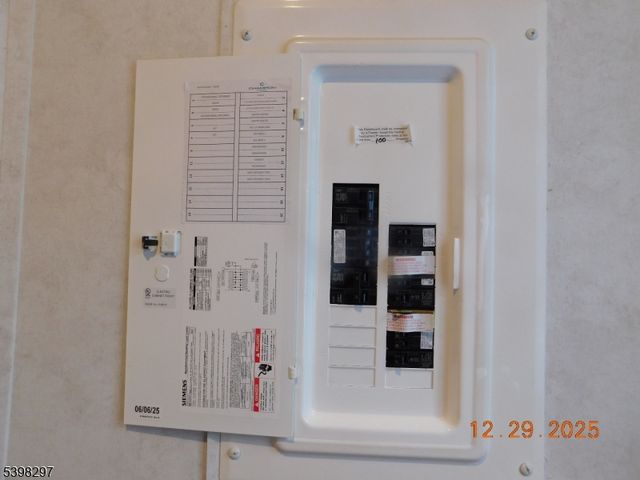 11 Front Street, Oxford Twp., NJ 07863