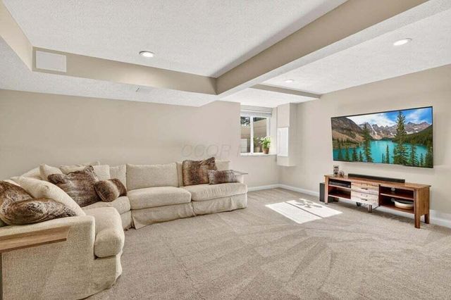 5692 Sugarwood Drive, New Albany, OH 43054