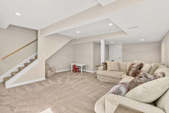 5692 Sugarwood Drive, New Albany, OH 43054