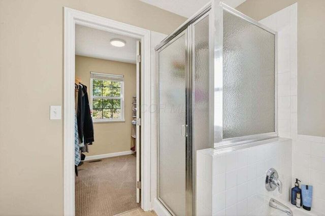 5692 Sugarwood Drive, New Albany, OH 43054