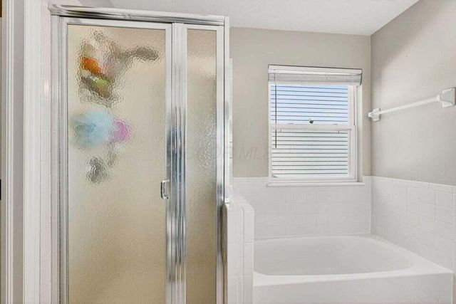 5692 Sugarwood Drive, New Albany, OH 43054