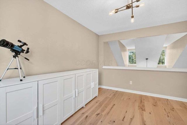 5692 Sugarwood Drive, New Albany, OH 43054