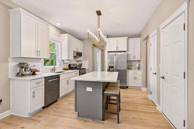 5692 Sugarwood Drive, New Albany, OH 43054