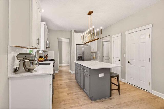 5692 Sugarwood Drive, New Albany, OH 43054